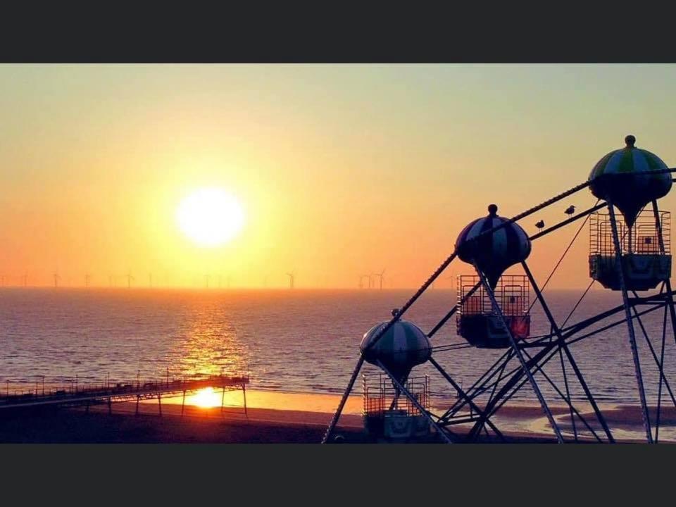 Beach Court Holiday Apartments Скегнесс Экстерьер фото